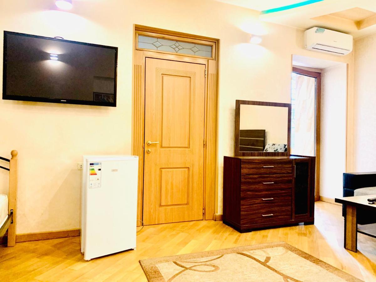 Art Hotel יירבאן מראה חיצוני תמונה
