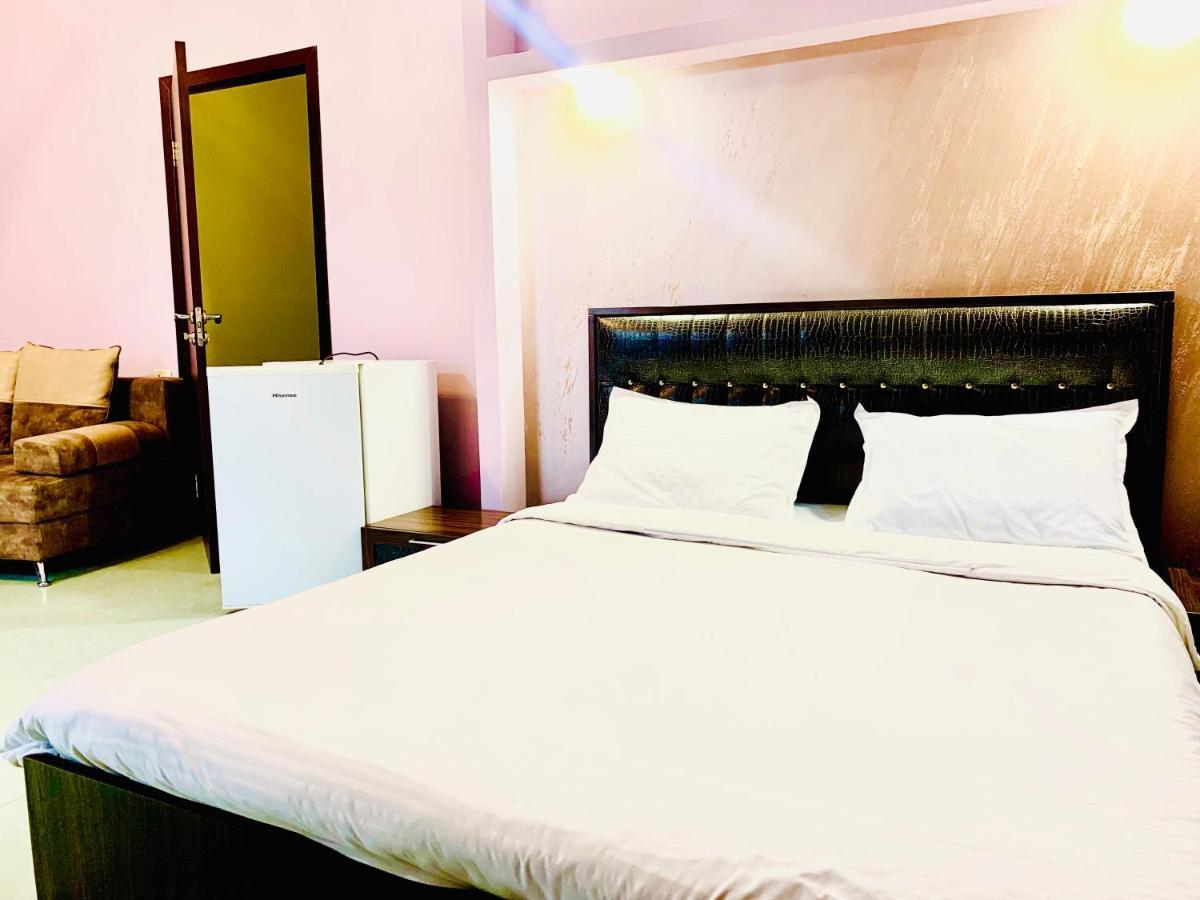 Art Hotel יירבאן מראה חיצוני תמונה
