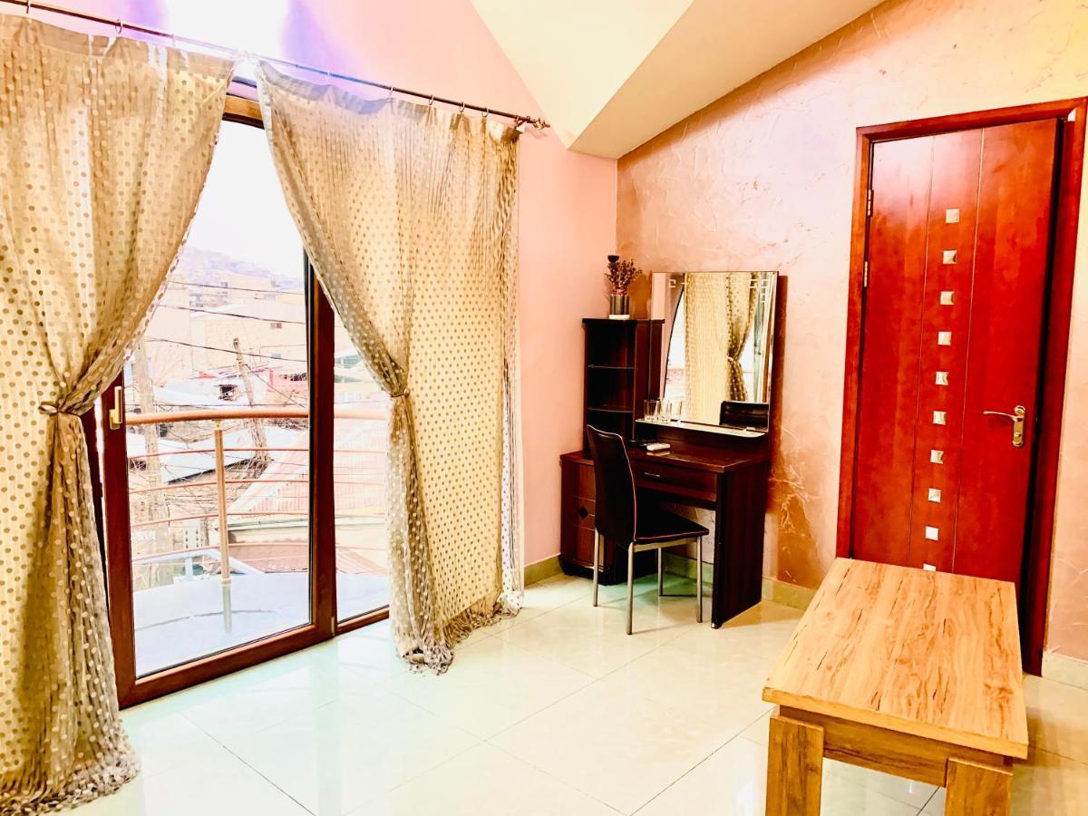 Art Hotel יירבאן מראה חיצוני תמונה