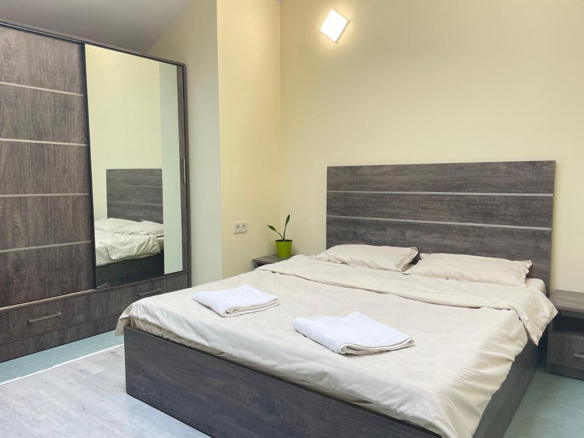 Art Hotel יירבאן מראה חיצוני תמונה