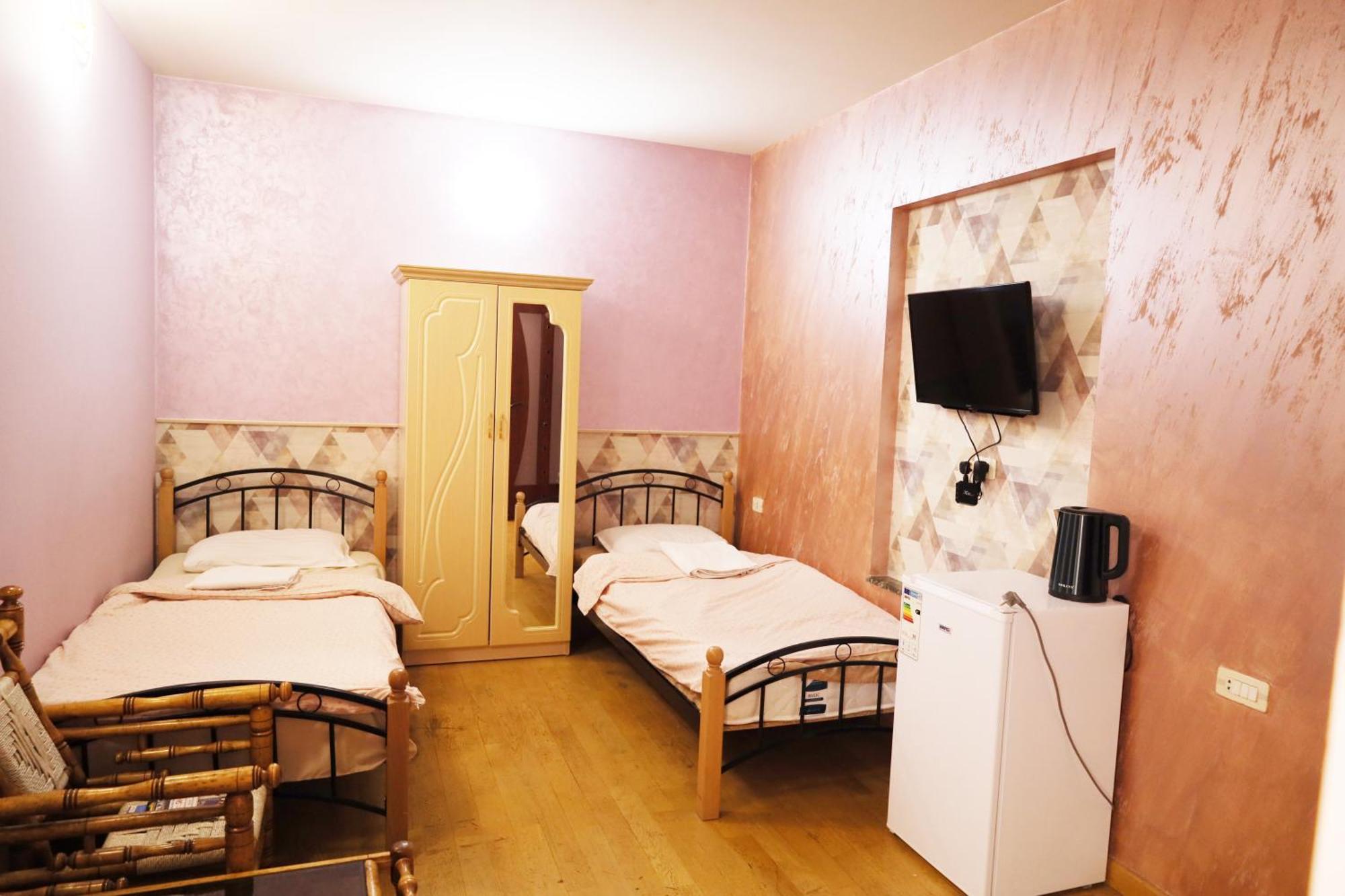 Art Hotel יירבאן מראה חיצוני תמונה