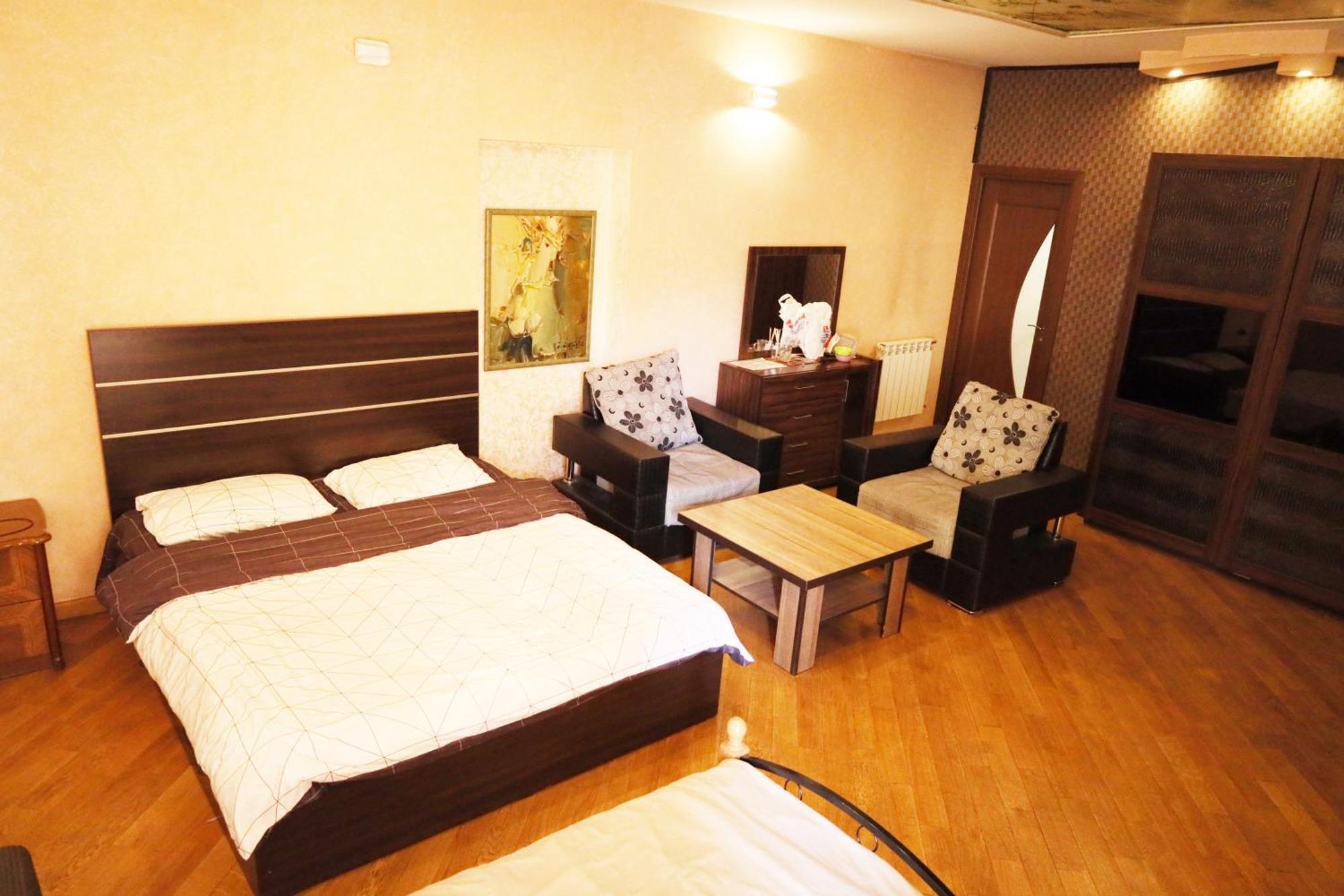 Art Hotel יירבאן מראה חיצוני תמונה