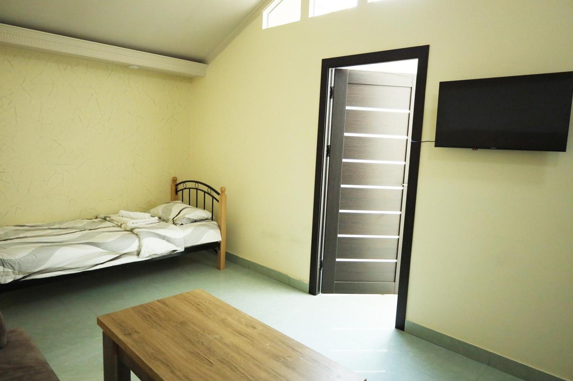 Art Hotel יירבאן מראה חיצוני תמונה