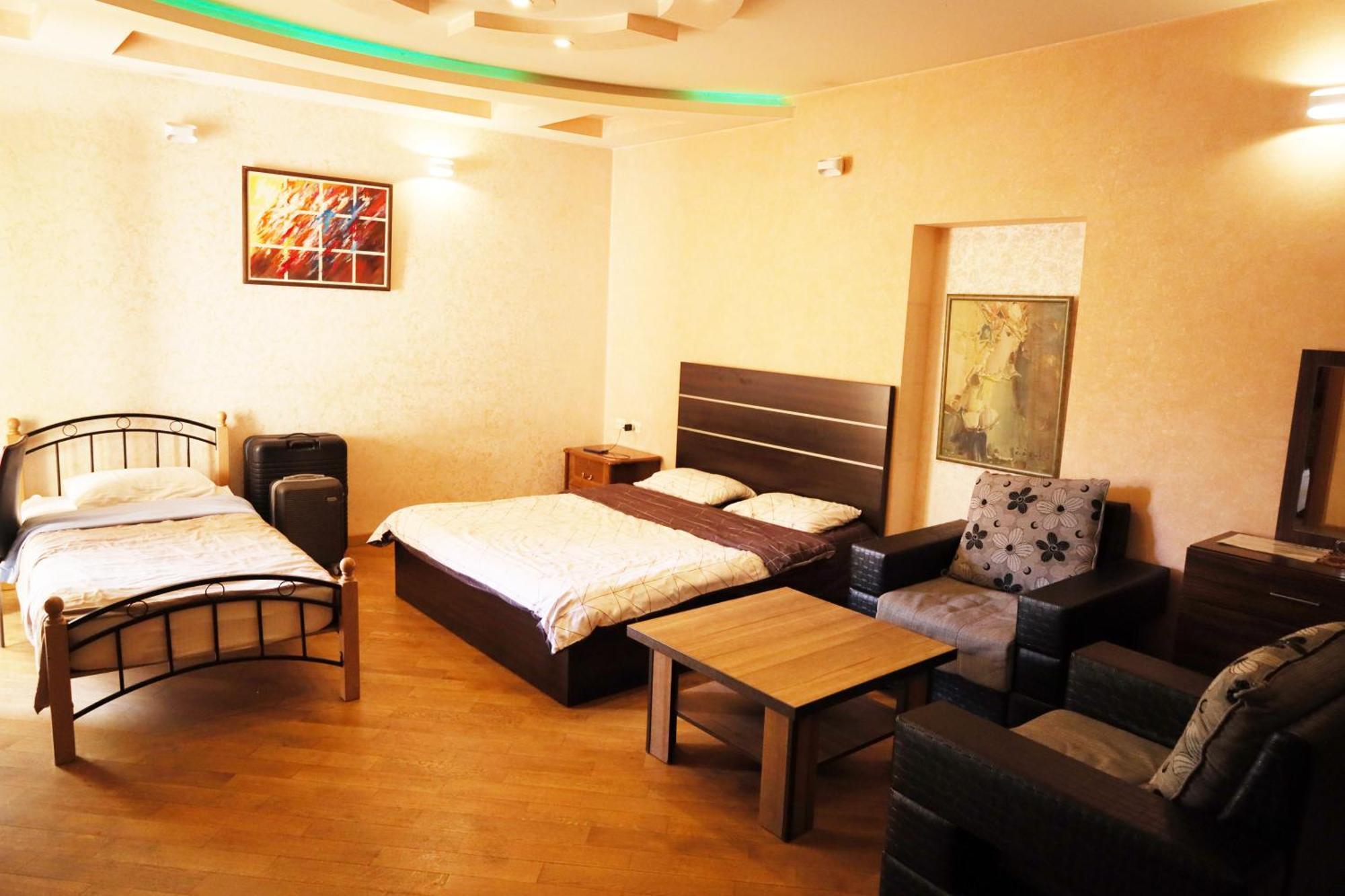 Art Hotel יירבאן מראה חיצוני תמונה