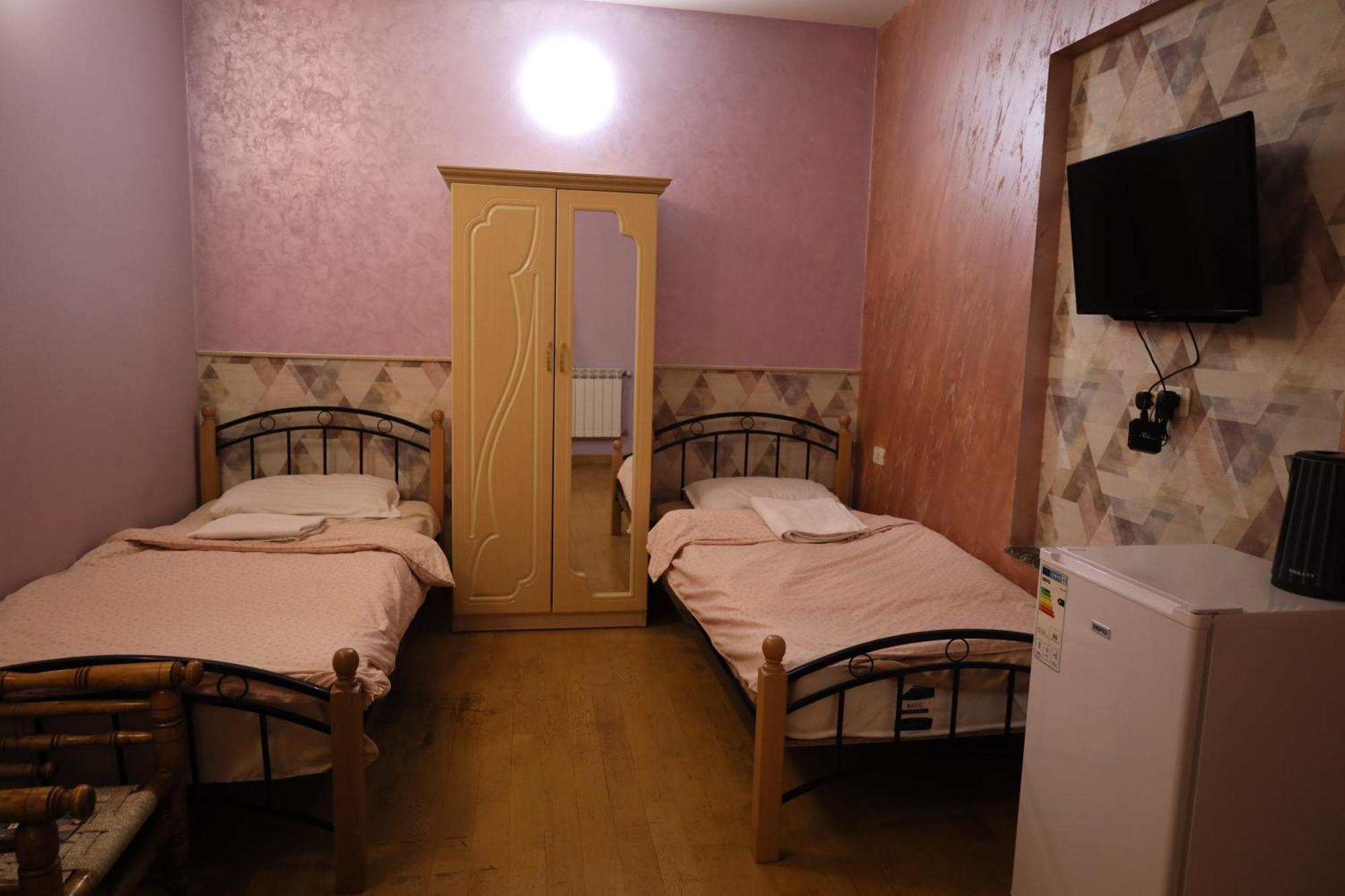 Art Hotel יירבאן מראה חיצוני תמונה