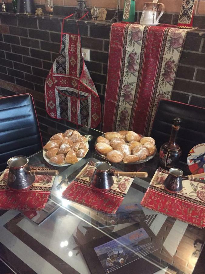 Art Hotel יירבאן מראה חיצוני תמונה